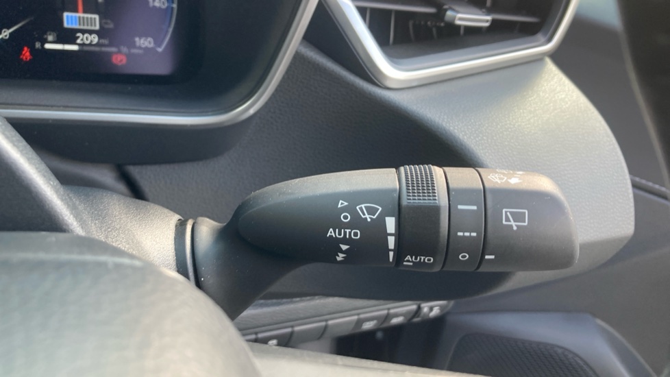 Toyota Corolla 1.8 Hybrid Design 5dr CVT Hybrid Estate - Image 34