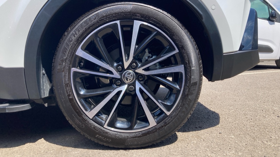 Toyota C-HR 1.8 Hybrid Excel 5dr CVT Hybrid Hatchback - Image 25