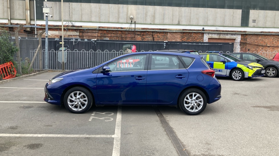 Toyota Auris 1.2T Icon 5dr Petrol Hatchback - Image 24
