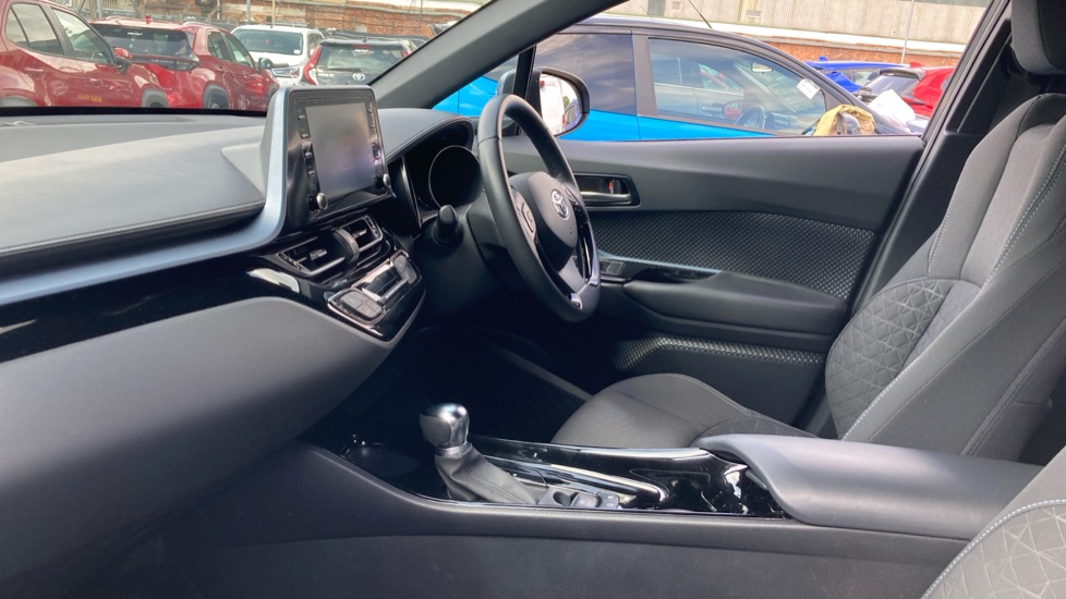 Toyota C-HR 1.8 Hybrid Design 5dr CVT Hybrid Hatchback - Image 5