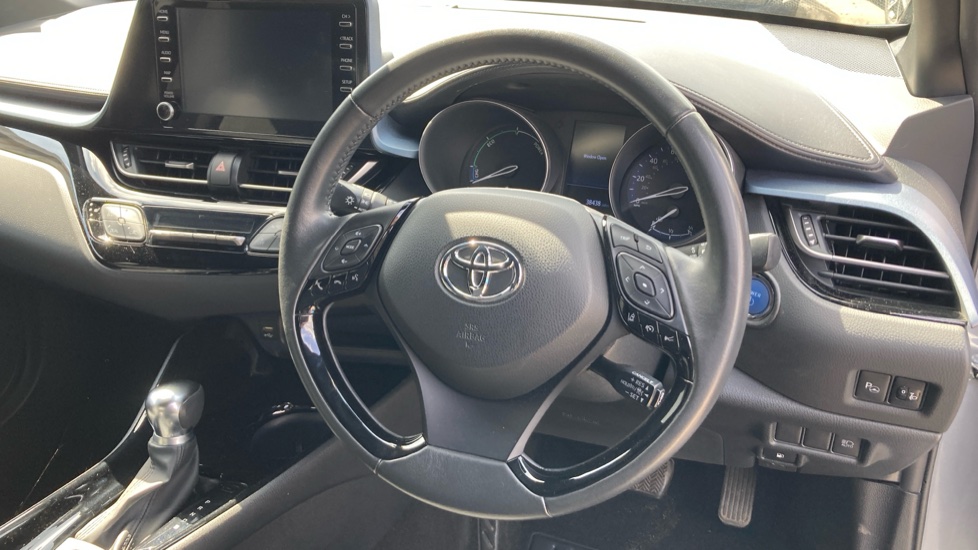 Toyota C-HR 1.8 Hybrid Design 5dr CVT Hybrid Hatchback - Image 7