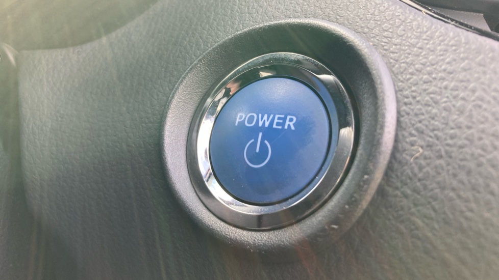 Toyota C-HR 1.8 Hybrid Design 5dr CVT Hybrid Hatchback - Image 16