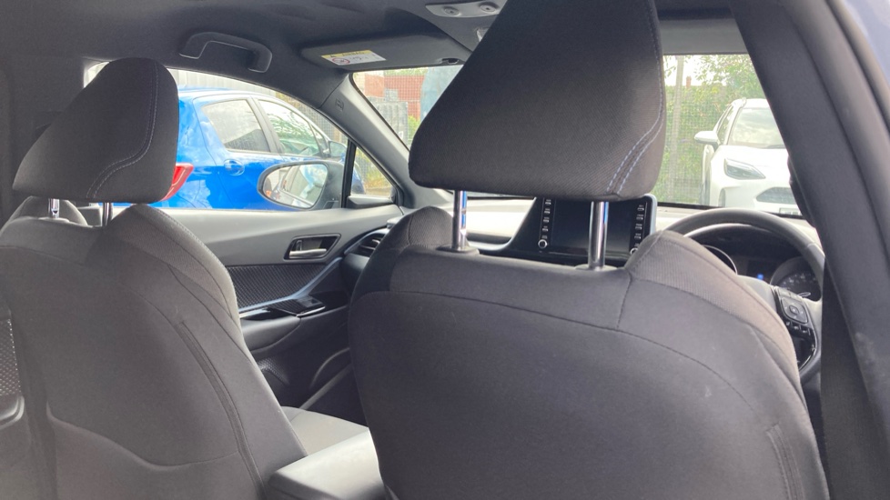 Toyota C-HR 1.8 Hybrid Design 5dr CVT Hybrid Hatchback - Image 19