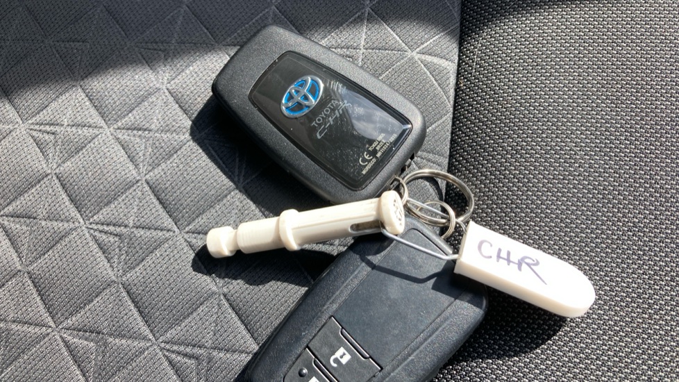 Toyota C-HR 1.8 Hybrid Design 5dr CVT Hybrid Hatchback - Image 28