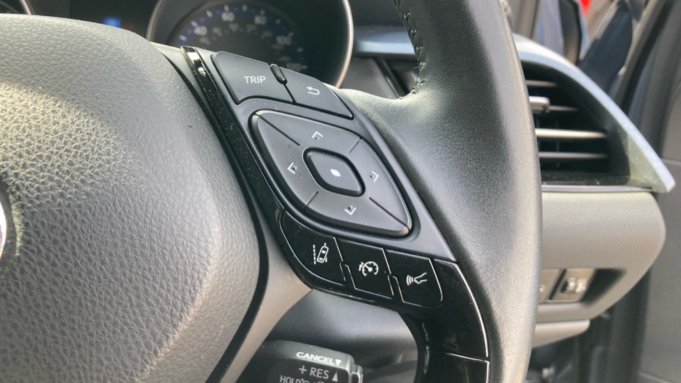 Toyota C-HR 1.8 Hybrid Design 5dr CVT Hybrid Hatchback - Image 29