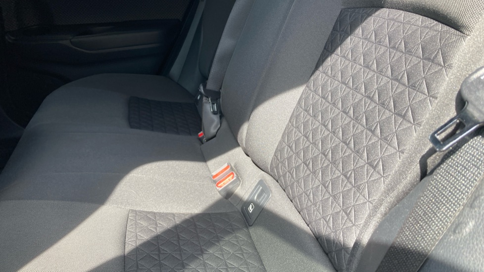Toyota C-HR 1.8 Hybrid Design 5dr CVT Hybrid Hatchback - Image 37
