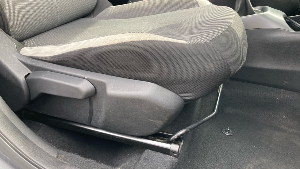 Toyota Aygo 1.0 VVT-i X-Play TSS 5dr Petrol Hatchback - Image 17