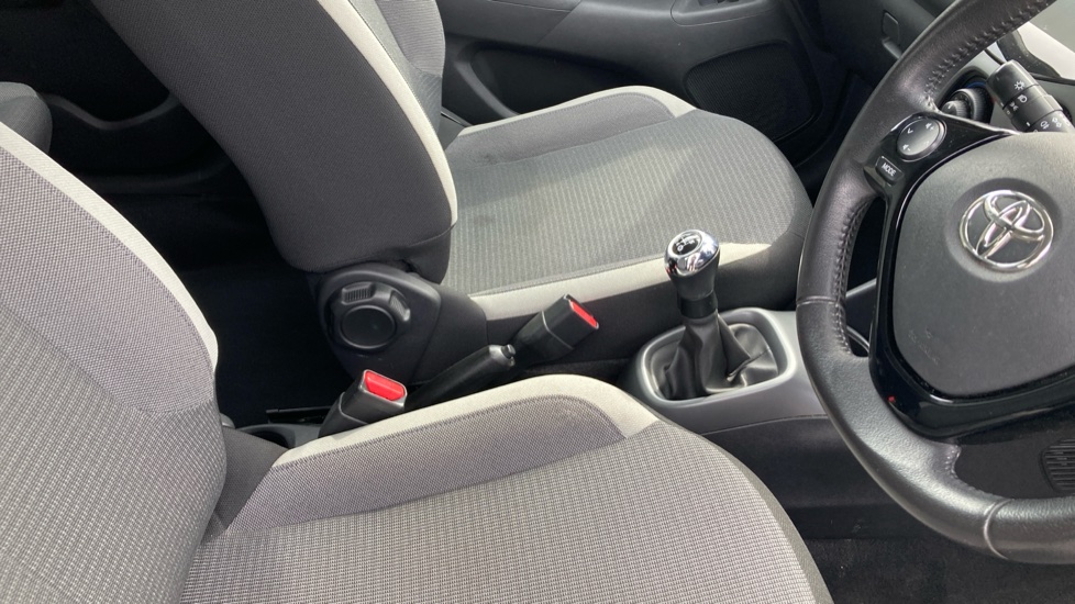 Toyota Aygo 1.0 VVT-i X-Play TSS 5dr Petrol Hatchback - Image 18