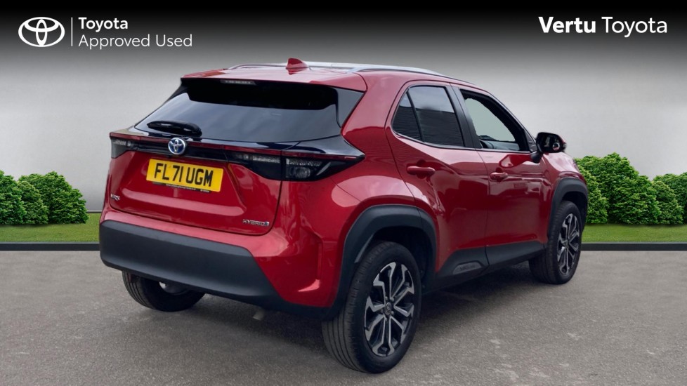 Toyota Yaris Cross 1.5 Hybrid Design 5dr CVT Hybrid Estate - Image 2
