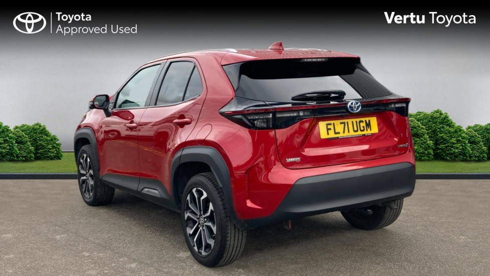 Toyota Yaris Cross 1.5 Hybrid Design 5dr CVT Hybrid Estate - Image 4
