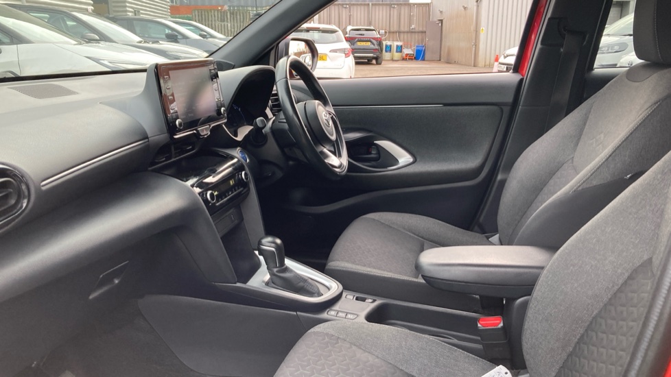 Toyota Yaris Cross 1.5 Hybrid Design 5dr CVT Hybrid Estate - Image 10