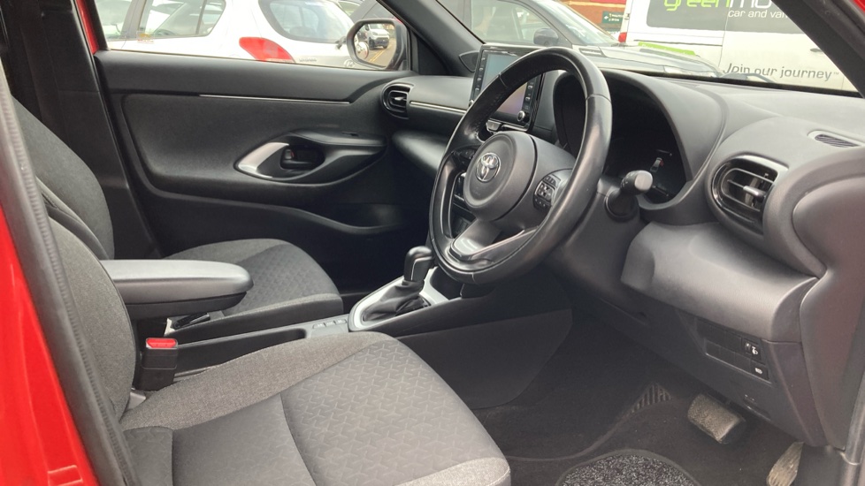 Toyota Yaris Cross 1.5 Hybrid Design 5dr CVT Hybrid Estate - Image 11