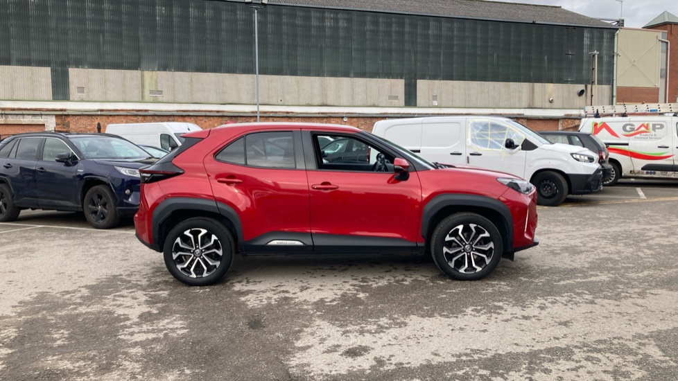 Toyota Yaris Cross 1.5 Hybrid Design 5dr CVT Hybrid Estate - Image 16