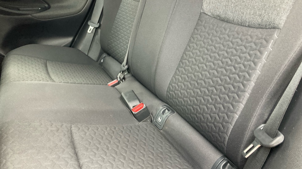 Toyota Yaris Cross 1.5 Hybrid Design 5dr CVT Hybrid Estate - Image 21