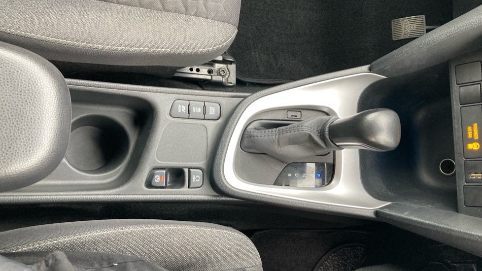 Toyota Yaris Cross 1.5 Hybrid Design 5dr CVT Hybrid Estate - Image 35