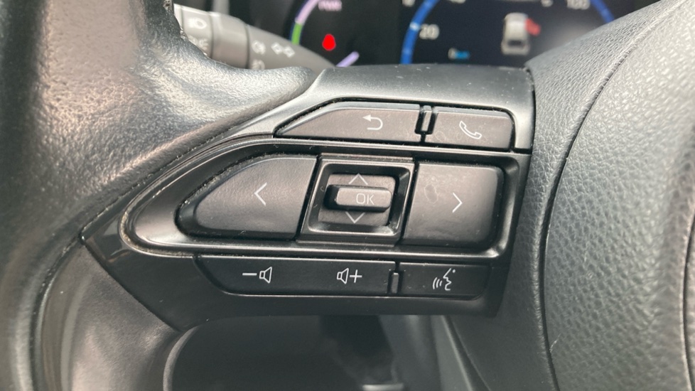 Toyota Yaris Cross 1.5 Hybrid Design 5dr CVT Hybrid Estate - Image 37