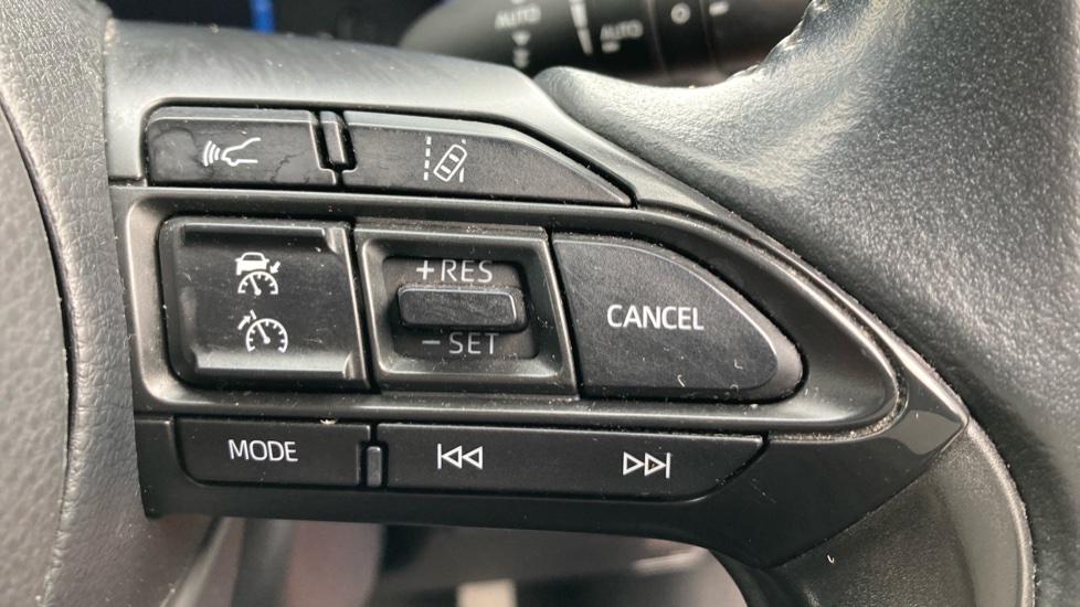 Toyota Yaris Cross 1.5 Hybrid Design 5dr CVT Hybrid Estate - Image 38