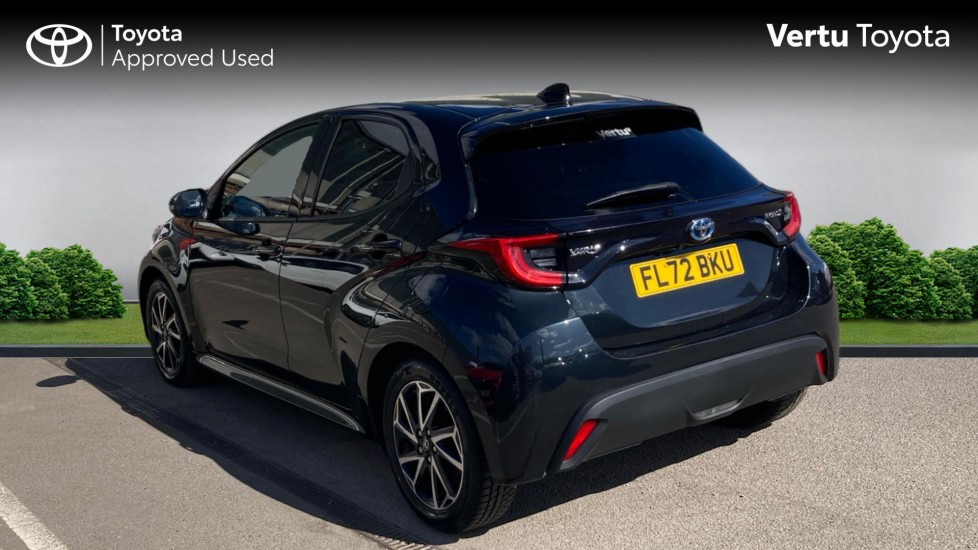 Toyota Yaris 1.5 Hybrid Design 5dr CVT Hybrid Hatchback - Image 4