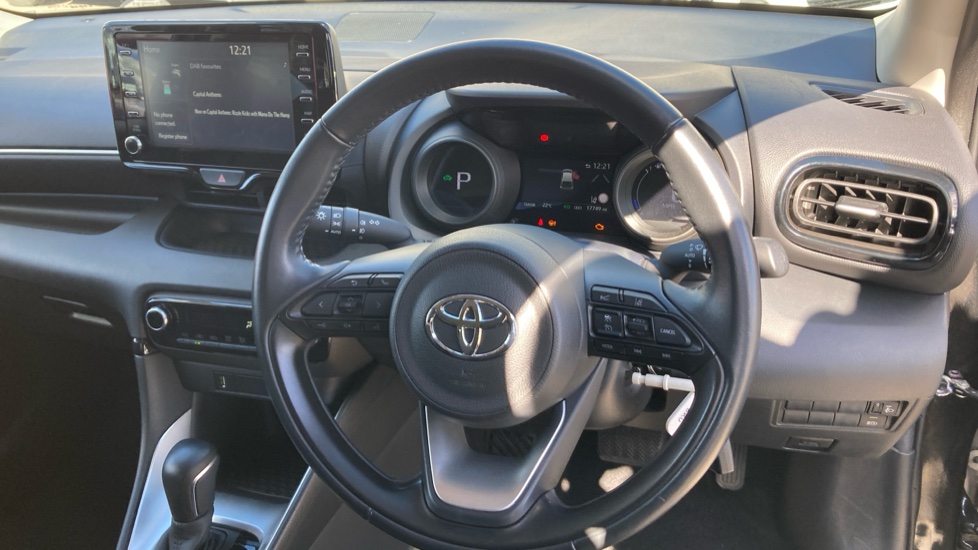 Toyota Yaris 1.5 Hybrid Design 5dr CVT Hybrid Hatchback - Image 7
