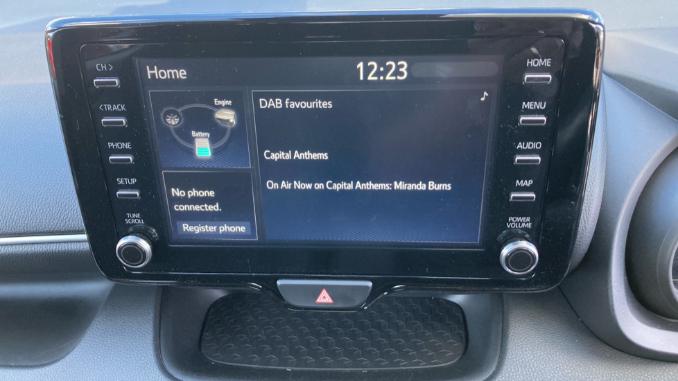 Toyota Yaris 1.5 Hybrid Design 5dr CVT Hybrid Hatchback - Image 9