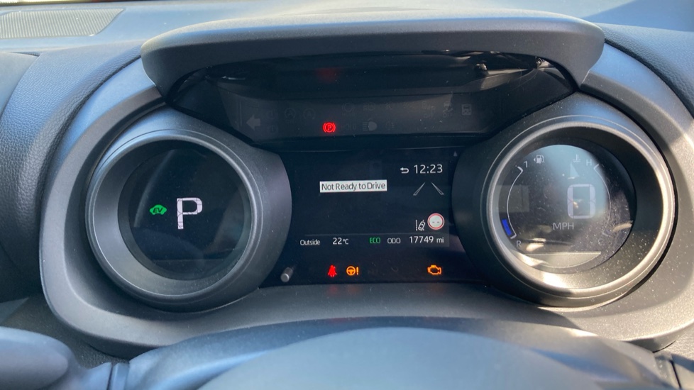 Toyota Yaris 1.5 Hybrid Design 5dr CVT Hybrid Hatchback - Image 11