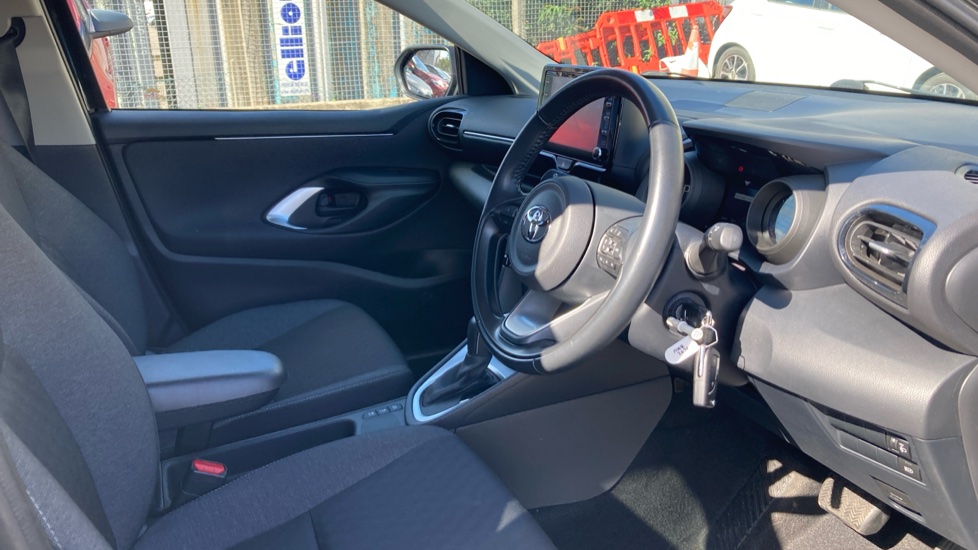 Toyota Yaris 1.5 Hybrid Design 5dr CVT Hybrid Hatchback - Image 12