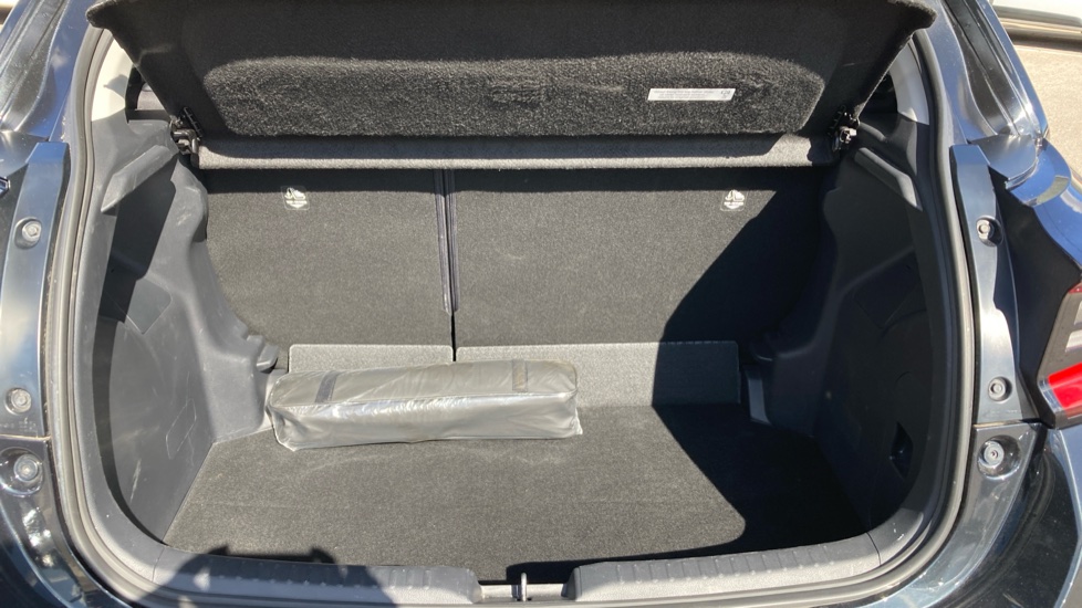 Toyota Yaris 1.5 Hybrid Design 5dr CVT Hybrid Hatchback - Image 13