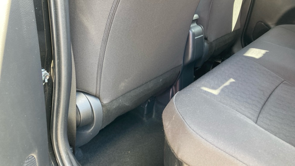 Toyota Yaris 1.5 Hybrid Design 5dr CVT Hybrid Hatchback - Image 15