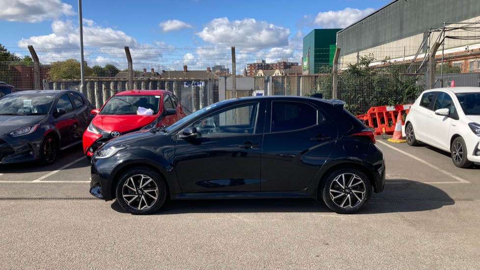 Toyota Yaris 1.5 Hybrid Design 5dr CVT Hybrid Hatchback - Image 24