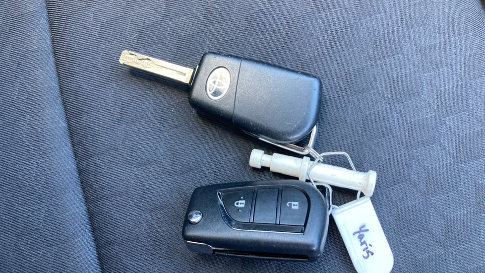 Toyota Yaris 1.5 Hybrid Design 5dr CVT Hybrid Hatchback - Image 28