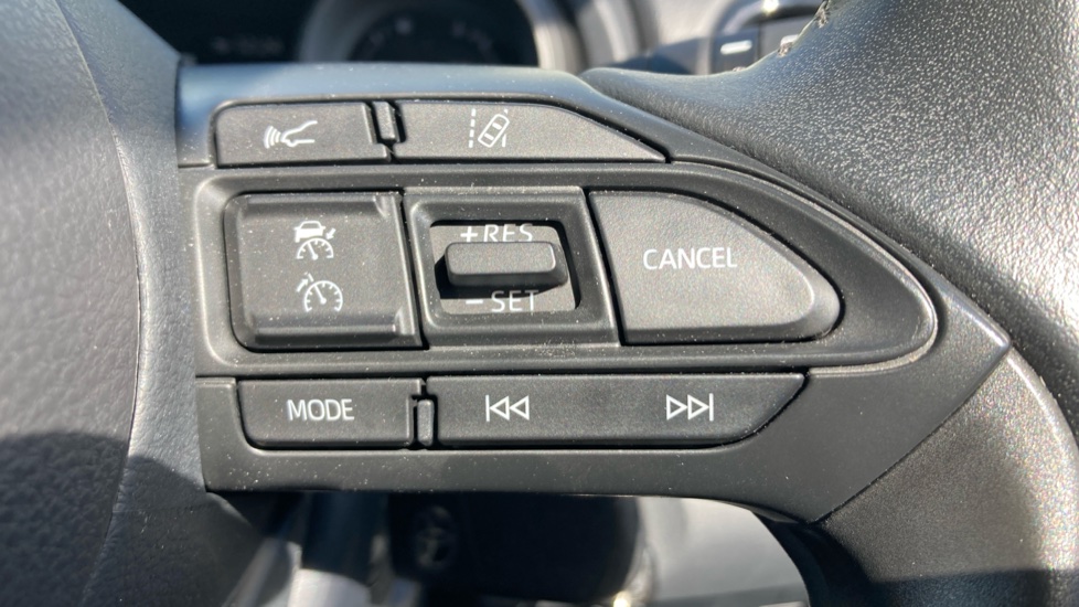 Toyota Yaris 1.5 Hybrid Design 5dr CVT Hybrid Hatchback - Image 31