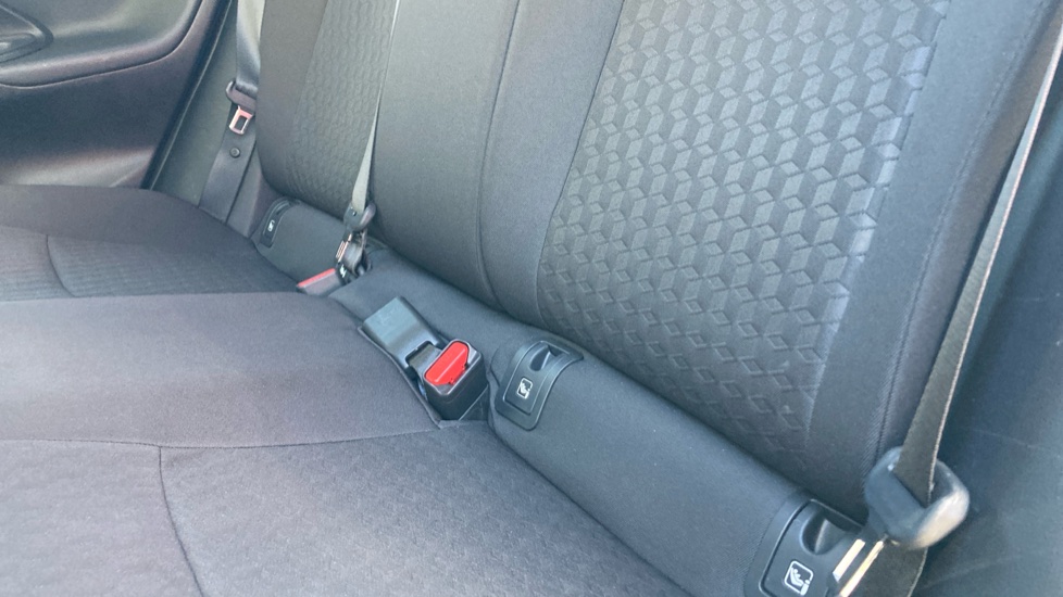 Toyota Yaris 1.5 Hybrid Design 5dr CVT Hybrid Hatchback - Image 40