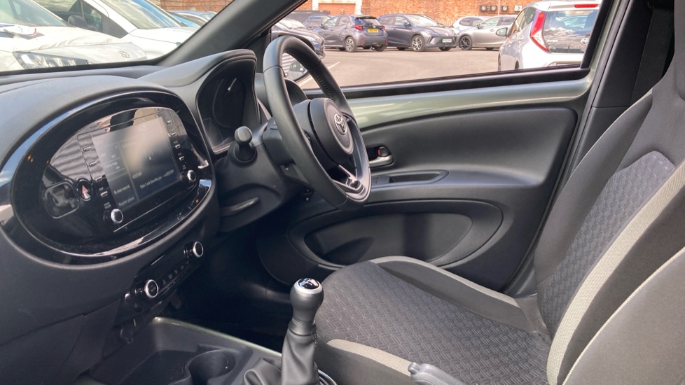 Toyota Aygo X 1.0 VVT-i Edge 5dr Petrol Hatchback - Image 5