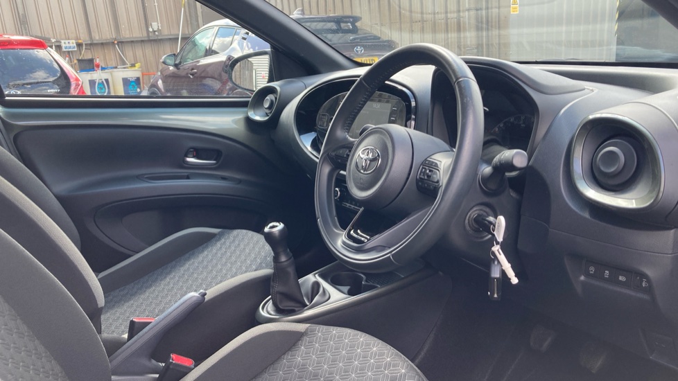 Toyota Aygo X 1.0 VVT-i Edge 5dr Petrol Hatchback - Image 12