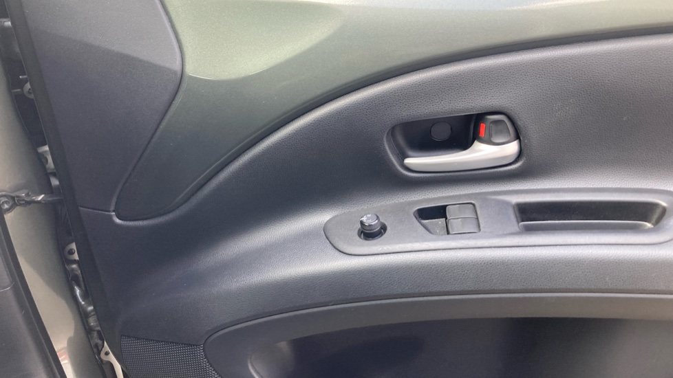 Toyota Aygo X 1.0 VVT-i Edge 5dr Petrol Hatchback - Image 20