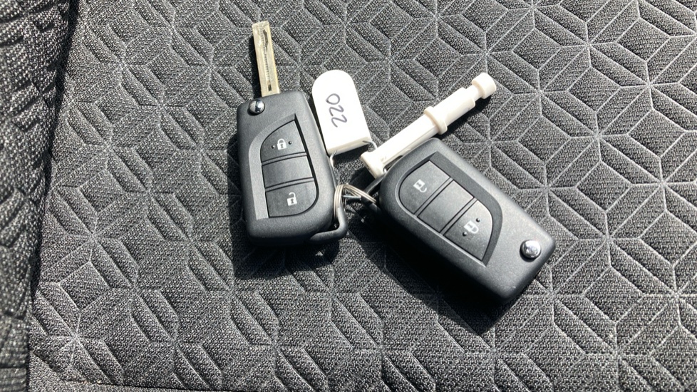 Toyota Aygo X 1.0 VVT-i Edge 5dr Petrol Hatchback - Image 28