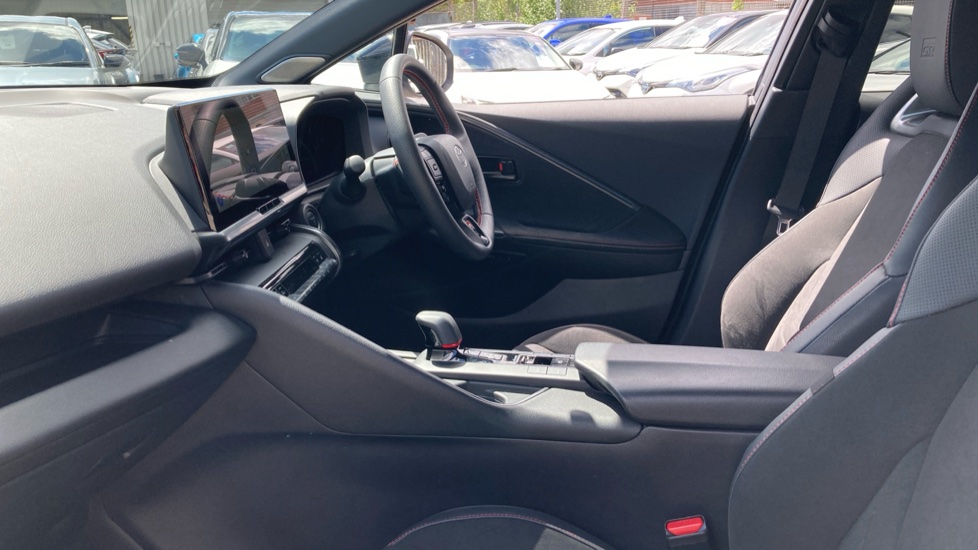 Toyota C-HR 2.0 PHEV GR Sport 5dr CVT Hatchback - Image 5