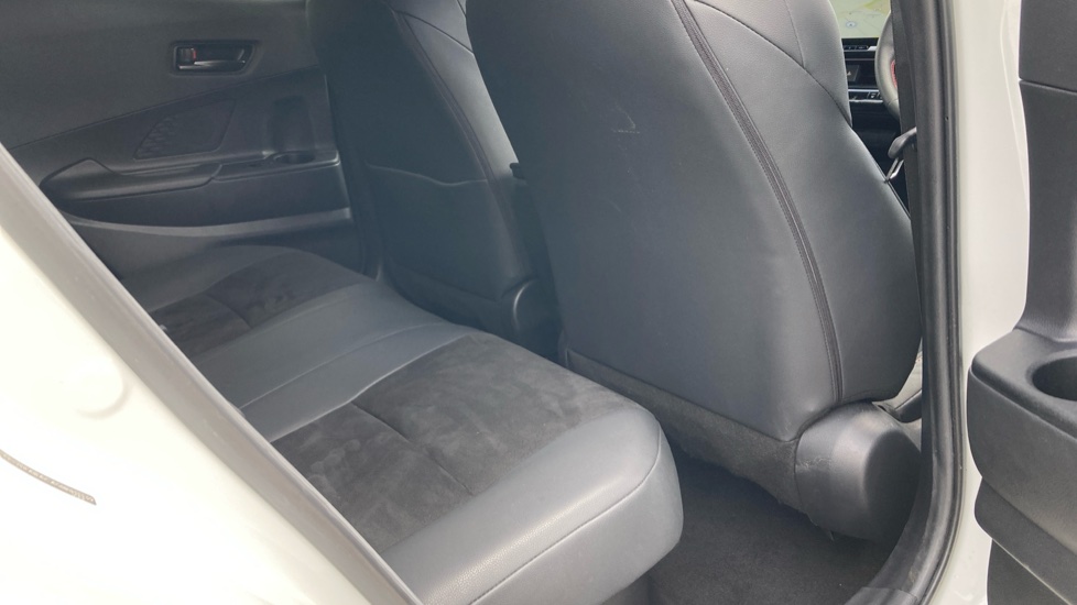 Toyota C-HR 2.0 PHEV GR Sport 5dr CVT Hatchback - Image 8
