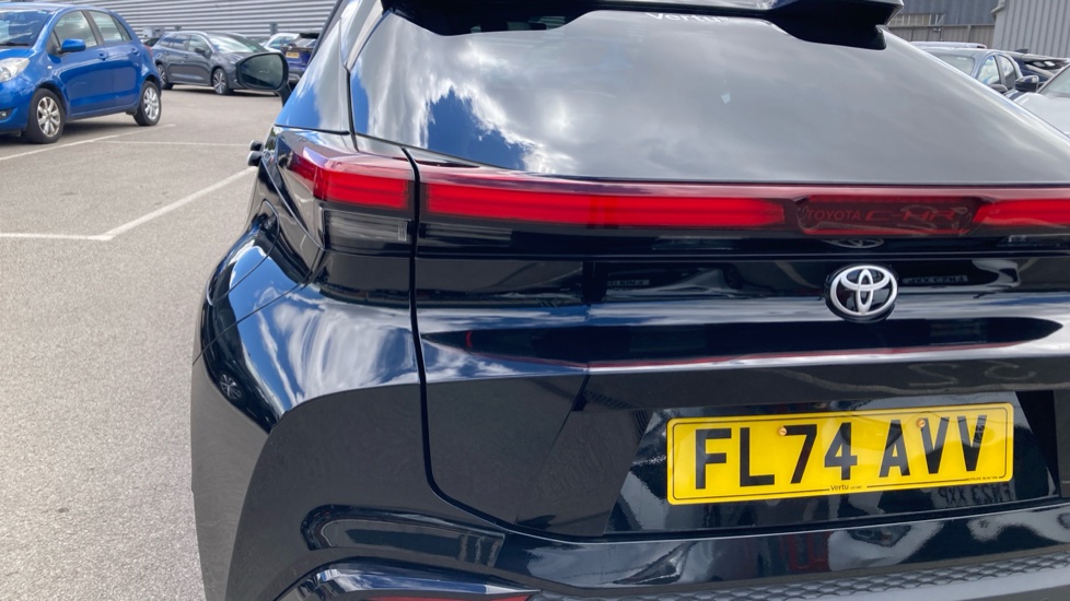 Toyota C-HR 2.0 PHEV GR Sport 5dr CVT Hatchback - Image 21