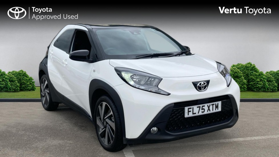 Toyota Aygo X 1.0 VVT-i Edge 5dr Petrol Hatchback - Image 1