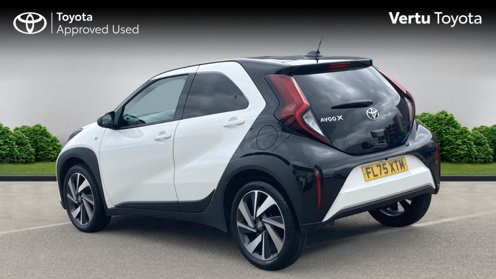 Toyota Aygo X 1.0 VVT-i Edge 5dr Petrol Hatchback - Image 4