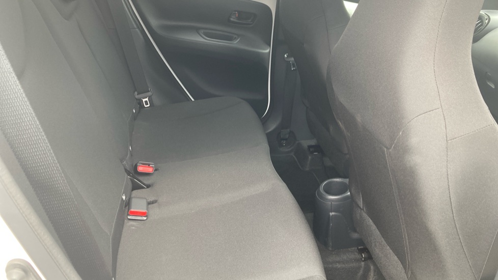 Toyota Aygo X 1.0 VVT-i Edge 5dr Petrol Hatchback - Image 8