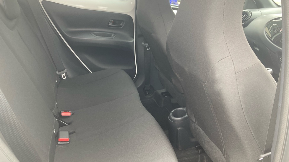 Toyota Aygo X 1.0 VVT-i Edge 5dr Petrol Hatchback - Image 15
