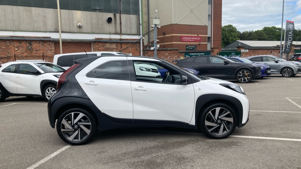 Toyota Aygo X 1.0 VVT-i Edge 5dr Petrol Hatchback - Image 23