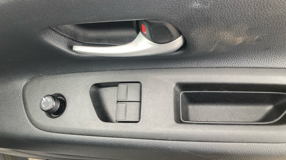 Toyota Aygo X 1.0 VVT-i Edge 5dr Petrol Hatchback - Image 30
