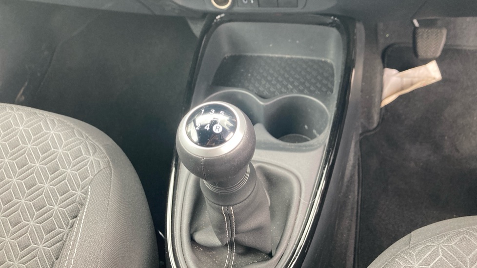 Toyota Aygo X 1.0 VVT-i Edge 5dr Petrol Hatchback - Image 32
