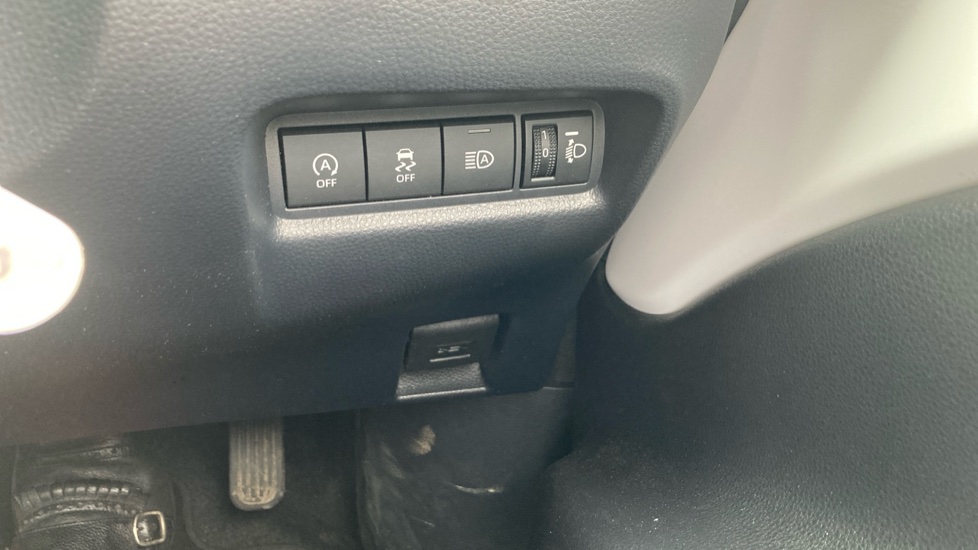 Toyota Aygo X 1.0 VVT-i Edge 5dr Petrol Hatchback - Image 35