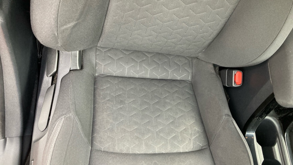 Toyota Corolla 1.8 VVT-i Hybrid Design 5dr CVT Hybrid Hatchback - Image 14