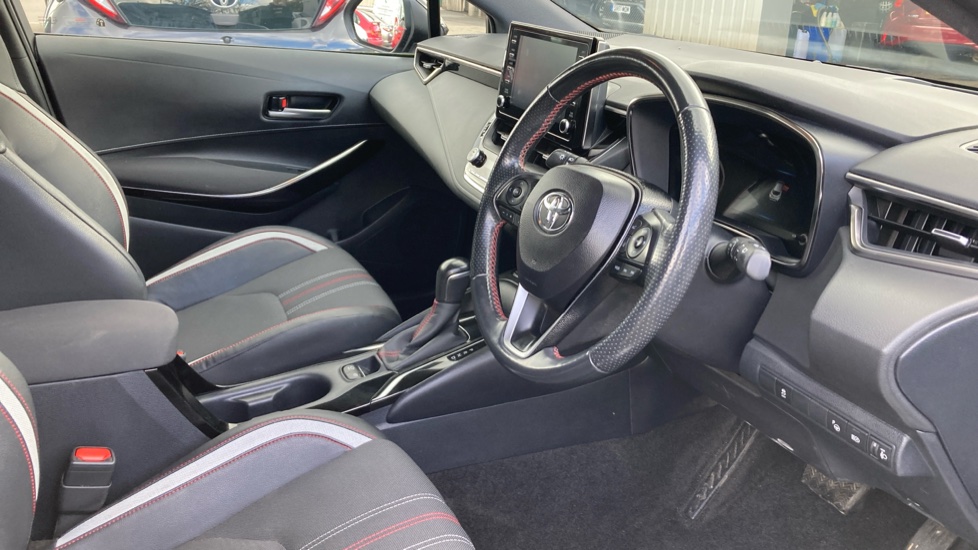 Toyota Corolla 2.0 VVT-i Hybrid GR Sport 5dr CVT Hybrid Hatchback - Image 12