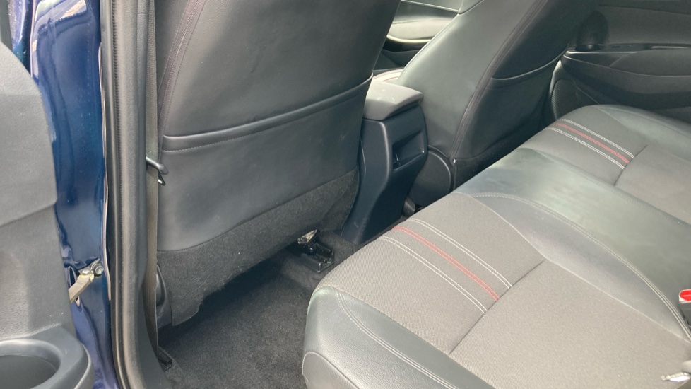 Toyota Corolla 2.0 VVT-i Hybrid GR Sport 5dr CVT Hybrid Hatchback - Image 15